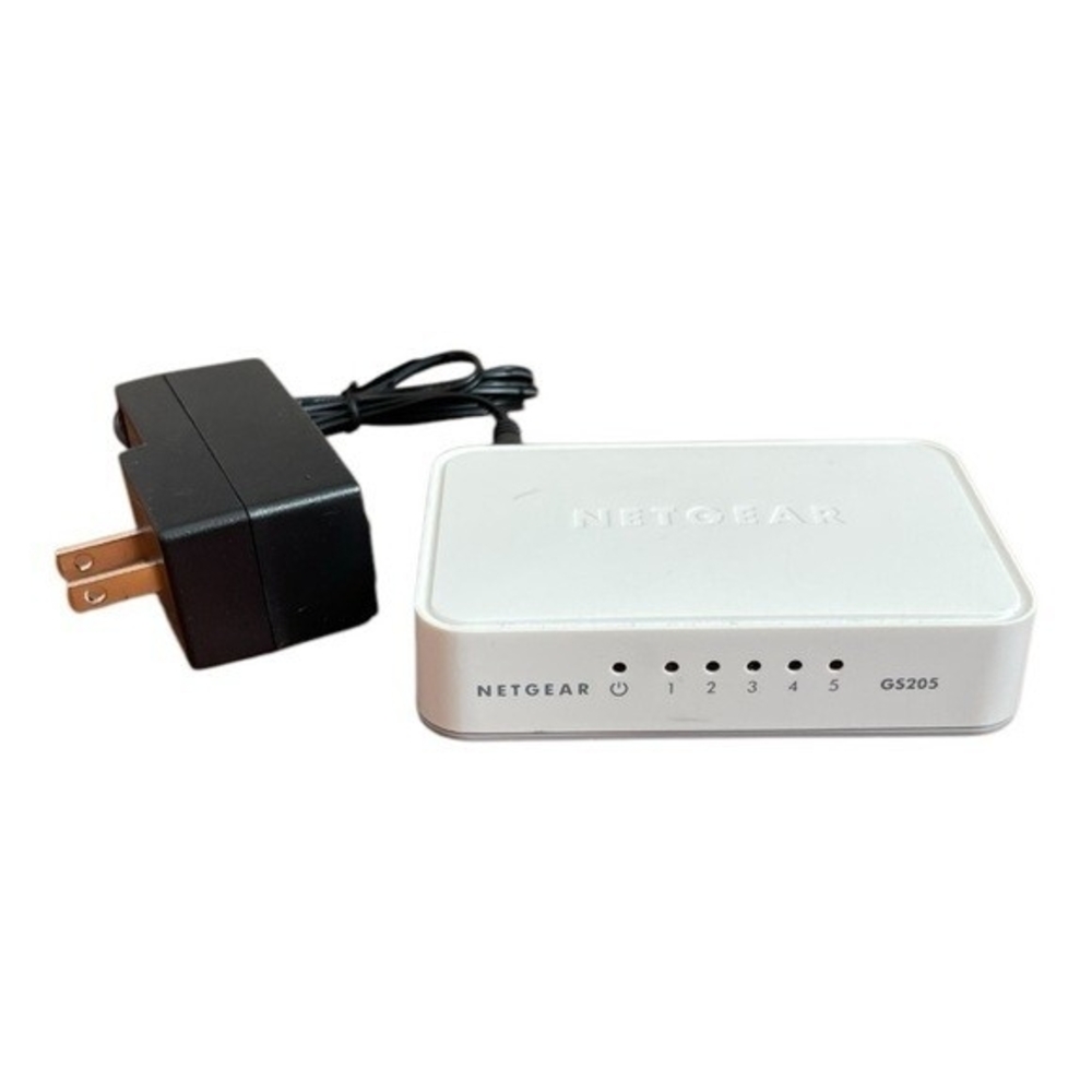 NETGEAR GS205 5-Port Gigabit Ethernet Switch Compact Desktop Splitter Used - Picture 2 of 5